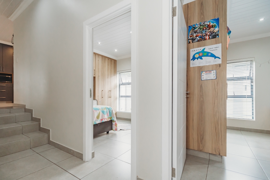 3 Bedroom Property for Sale in Blue Mountain Village Western Cape